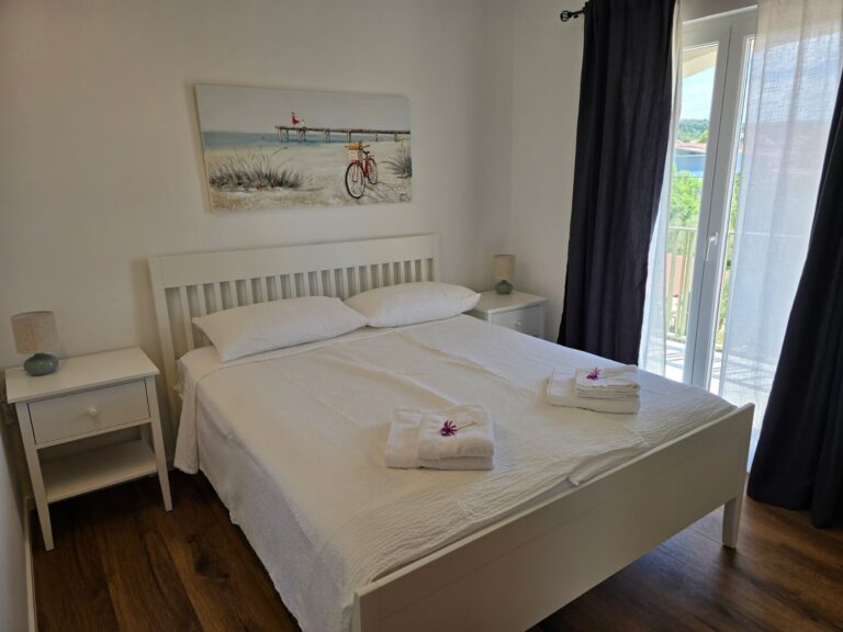 villa-castelana-three-bedroom-apartment 6