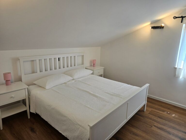 villa-castelana-three-bedroom-apartment