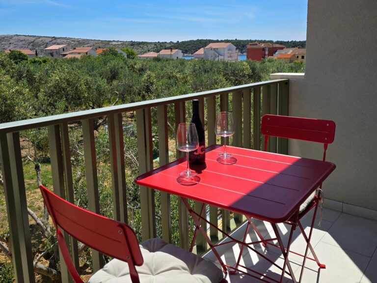 villa-castelana-two-bedroom-apartment (3)