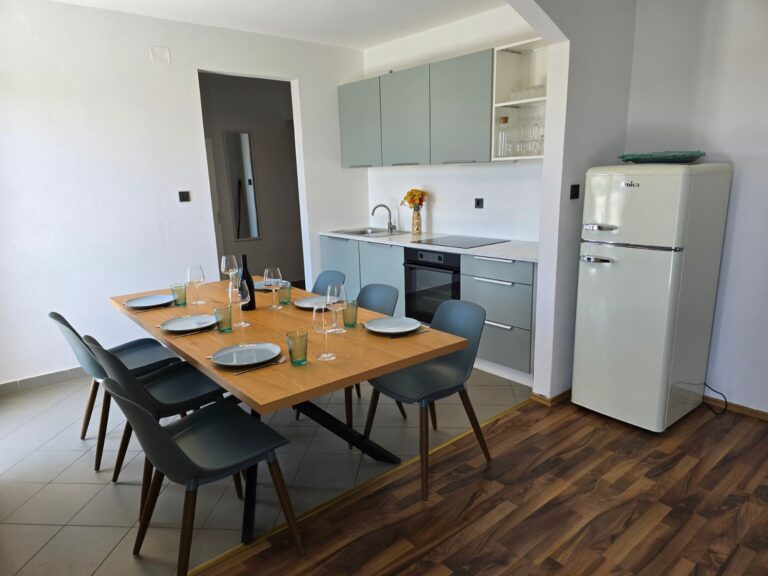 villa-castelana-two-bedroom-apartment (6)